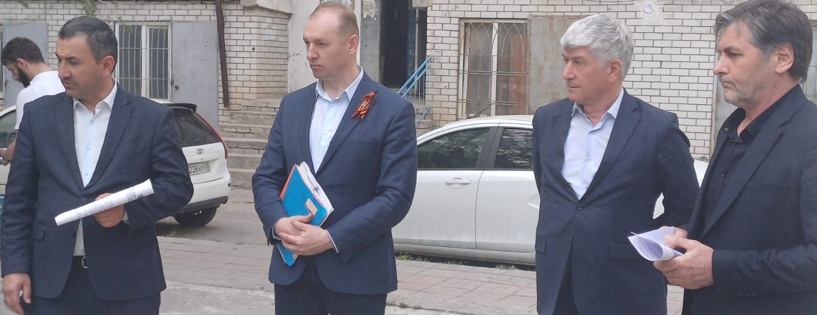 Руководитель РОО РЦОК ЖКХ РД Сайпутин Давдиев принял участие в выездной встрече первого заместителя председателя городского собрания депутатов Хиби Алиева с жильцами МКД по адресу ул. Керимова, д.51.